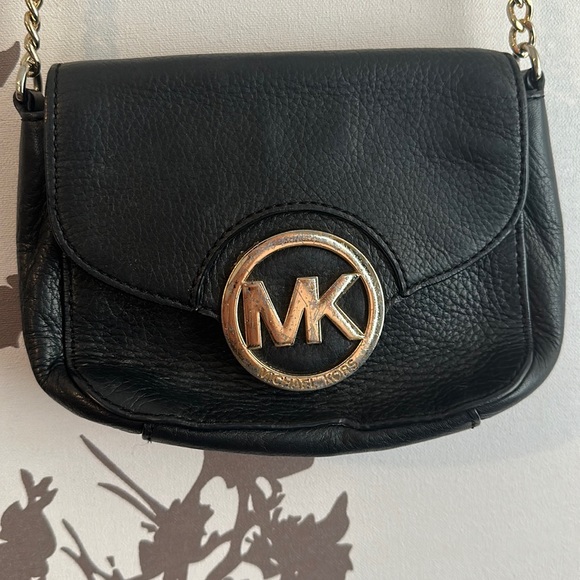 Michael Kors Handbags - Michael Kors Crossbody